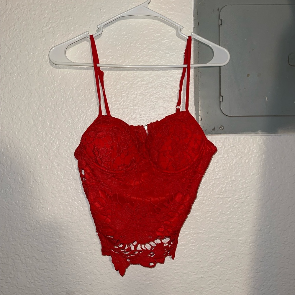 Hot red spaghetti strapped crop top! Can be use occasionally or casually!